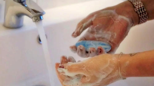 La importancia de quitarte las joyas al lavarte las manos