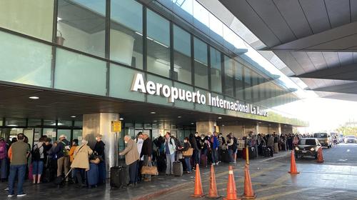 Parte el primer vuelo con ciudadanos estadounidenses a su pa&iacute;s
