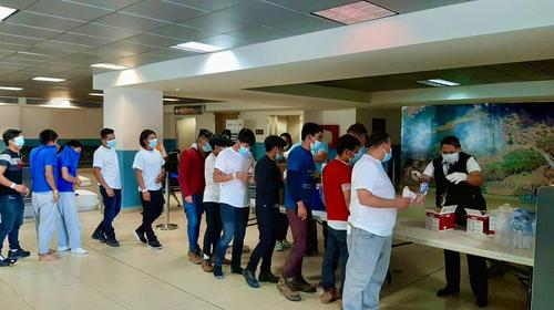 Ingresan al Hospital de Villa Nueva 41 guatemaltecos