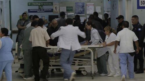 M&aacute;s de 600 m&eacute;dicos piden "medidas estrictas" contra el Covid-19