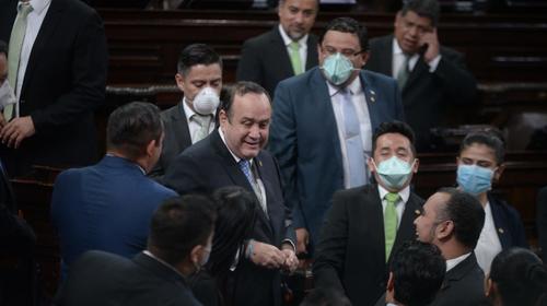 Salud explica por qué Giammattei no guardó cuarentena 