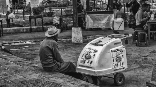 Covid-19: el noble gesto de unos vecinos con vendedor de helados