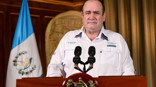 Giammattei anuncia 44 casos y cifra de contagiados llega a 688