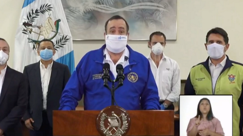 Alejandro Giammattei autoriza la apertura de "plazas comerciales"