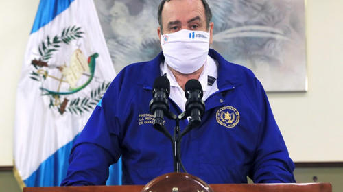 Giammattei reporta que una persona falleció por Covid-19