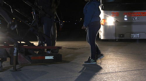 Suspenden vuelos de deportados por nuevo caso de Covid