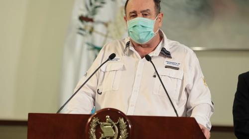 Giammattei mantiene medidas de contención y amenaza a comercios