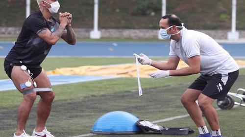 Comunicaciones comparte fotos de Steven Robles en entrenamiento