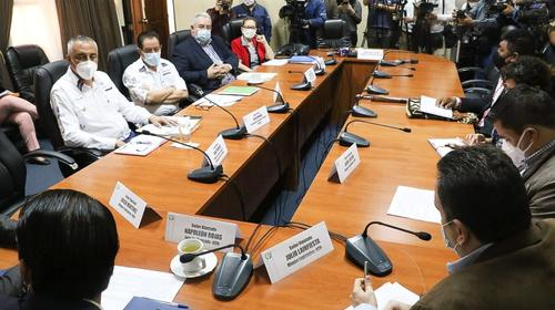 Salud reconoce "riesgo de saturación" en hospitales temporales