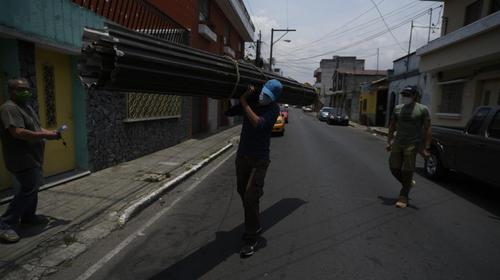 Siete mil empleados suspendidos reciben ayuda, informa Gobierno