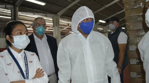 Médico a diputado: Queremos tener trajes como el que usted tiene