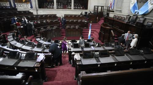 Congreso suspende sesión por falta de quórum y entra en receso