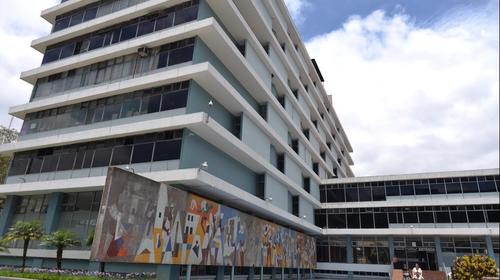 IGSS inicia traslado de pacientes con Covid-19 a hotel de zona 9