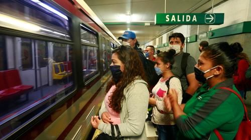 México: reclamo por mal uso de mascarilla termina en pelea 