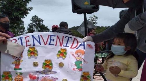 Niña de tres años vence al Covid-19 y vuelve a casa en Sololá