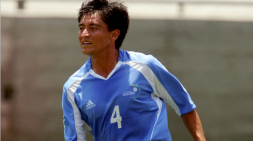 El exfutbolista Denis Chen busca una oportunidad laboral 