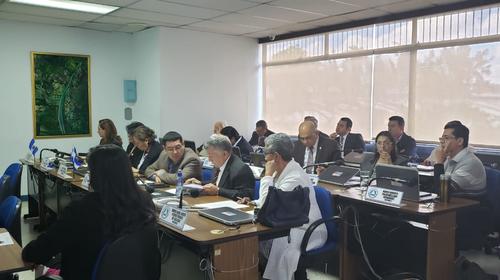 Edmond Mulet propone usar el Parlacen como hospital