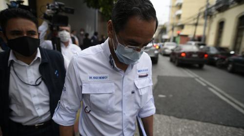 Le piden la renuncia al ministro de Salud y así reaccionó