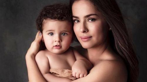 Danna García se reencuentra con su hijo en emotivo video 