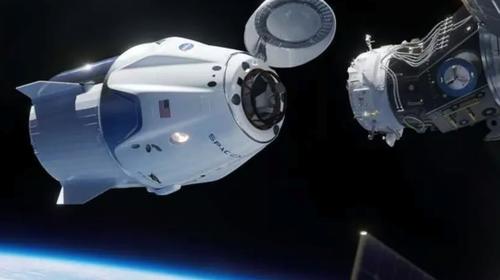 Cápsula de SpaceX se acopla a la Estación Espacial Internacional