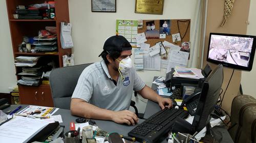 Ecuador: un hombre lucha por encontrar el cadáver de su padre