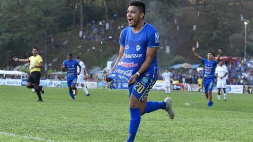 Futbolistas de Cob&aacute;n Imperial apoyan a damnificados por Eta