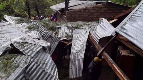 Dolor y luto en aldea Quej&aacute; tras deslave que sepult&oacute; 15 casas