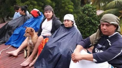 Afectados están en techos de casas esperando ser rescatados 