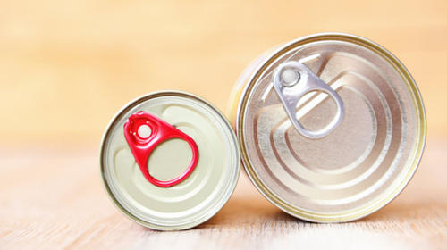 ¿Sabes cómo sacar frijoles de una lata usando una bolsa plástica?