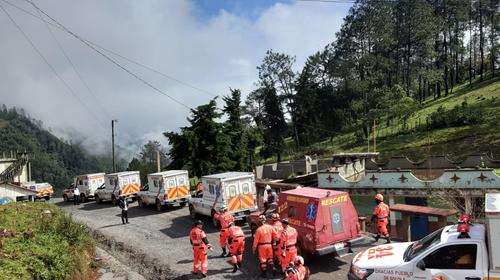 Nuevos derrumbes alertan a los socorristas en la aldea Quejá