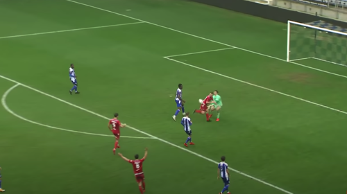 Inglaterra: Equipo de sexta divisi&oacute;n avanza con gol de fantas&iacute;a