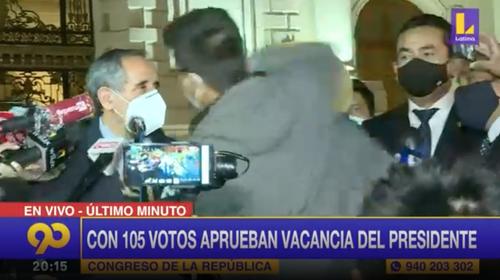 Un joven golpea a congresista en Per&uacute; (video)