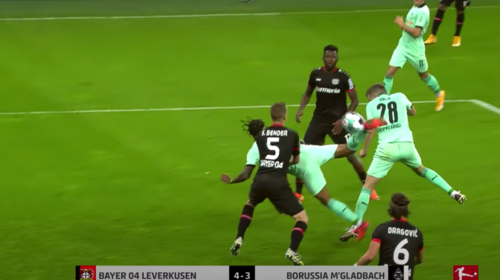 Gol de escorpi&oacute;n en partido del Leverkusen contra Monchengladbch