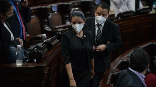 Juramentan como diputada a secretaria del Congreso