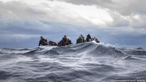 El drama de migrantes tras naufragio en costas de Libia (video)