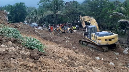 Las im&aacute;genes del deslave que soterr&oacute; a 10 personas en Camot&aacute;n