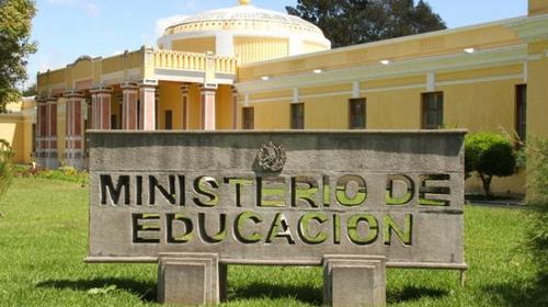 La factura de Q5 millones por un seguro para el Mineduc