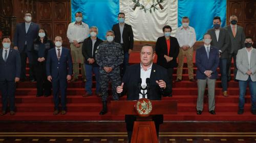 ¿Con quiénes se reunió Giammattei para evaluar el Presupuesto?