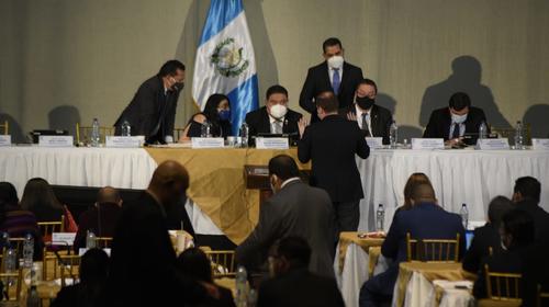 Diputados votan en contra de remoción de ministro de Gobernación