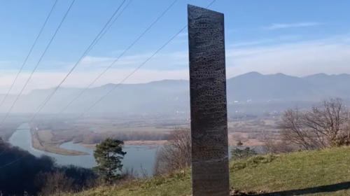 Localizan un nuevo monolito, esta vez en Rumania