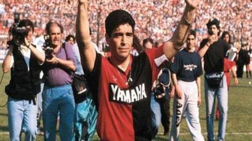 No solo fue dedicatoria: gol de Messi fue calcado al de Maradona