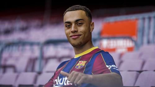 El Barcelona contrata a un estadounidense por cinco temporadas