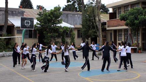 Cierran establecimiento educativo en zona 5 por crisis económica