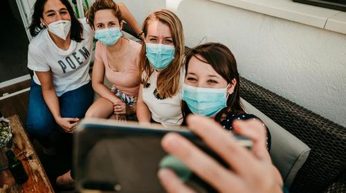 El gráfico que ayuda a evaluar el riesgo de Covid-19 en reuniones