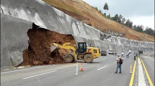 Falta de mérito para exviceministro y asesor del Congreso 