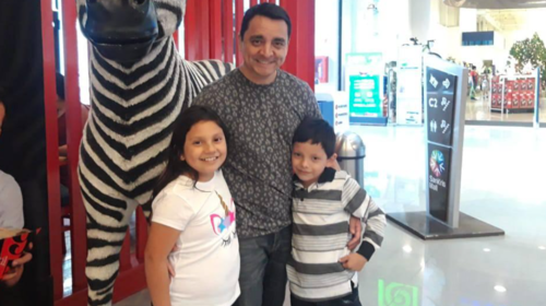 Hombre busca a sus hijos desaparecidos en Mixco