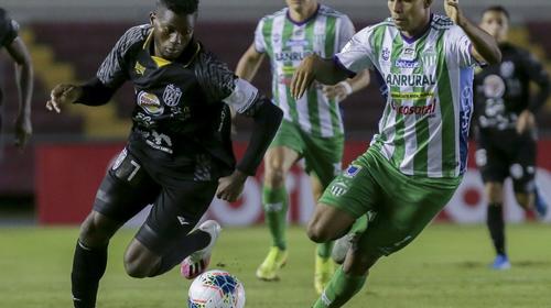 Antigua GF clasifica al vencer al Independiente por penales