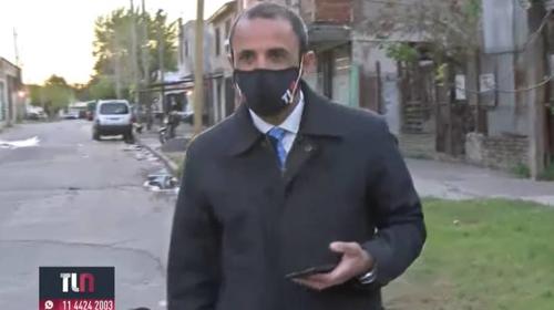 Periodista sufre robo mientras transmitía en vivo en la calle