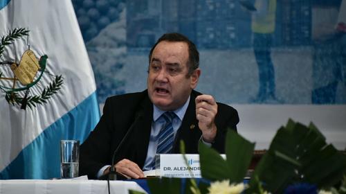 Giammattei y la propuesta de muro para detener migración a EE.UU.