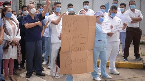 Médicos del Parque de la Industria exigen pago de salarios